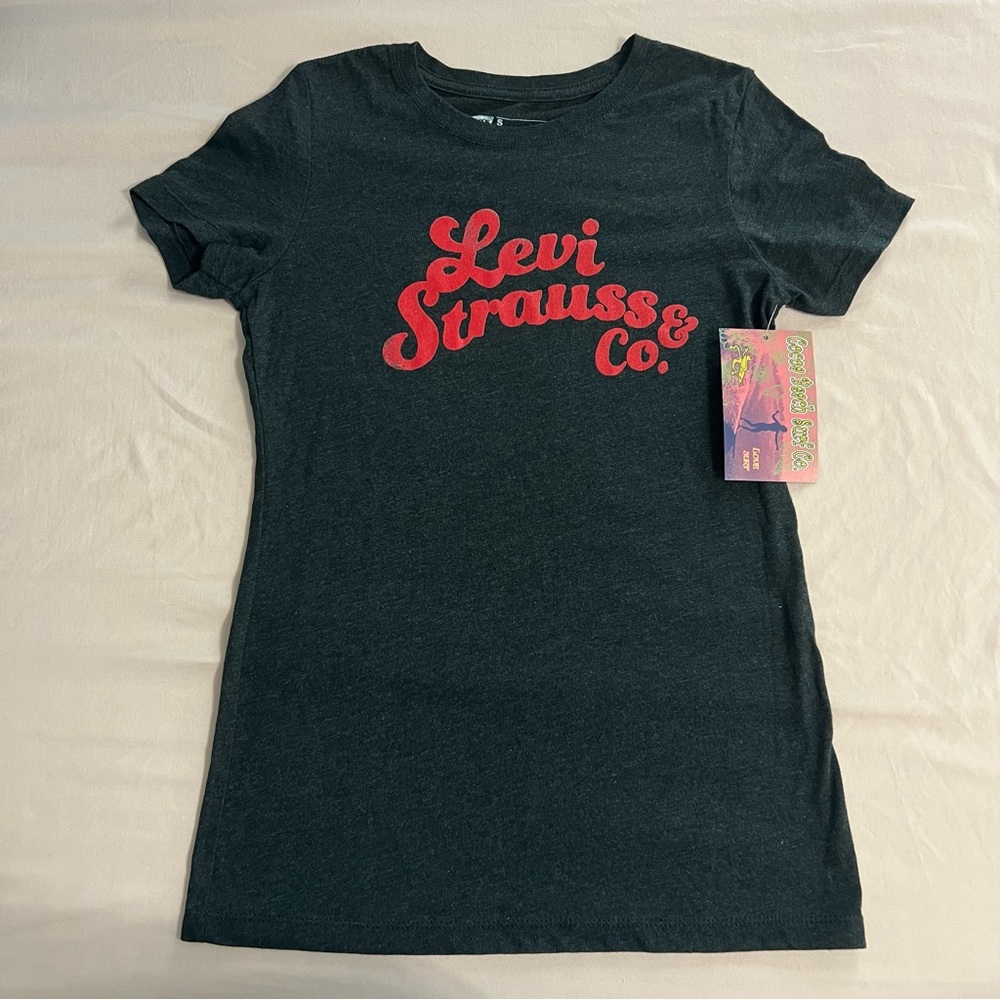 LEVI STRAUSS & CO. T-SHIRT❕